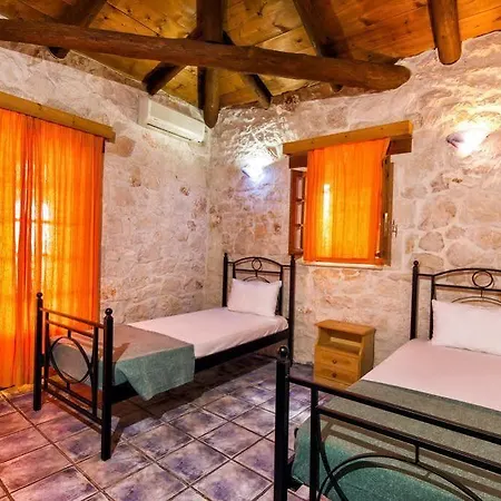 Liuba Hotel 3*