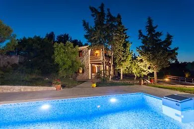 Liuba Hotel